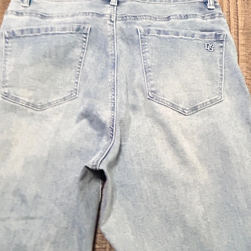 DG2 by Diane Gilman Light Blue Floral Embroidered Jeans - Picture 12 of 13